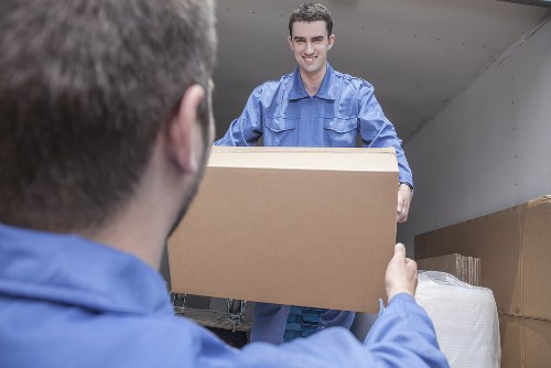 Removals van service for homes and flats in Edgware