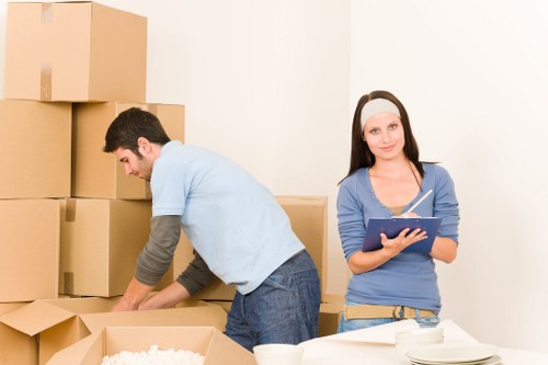 Local removals van serving flats and homes in Edgware