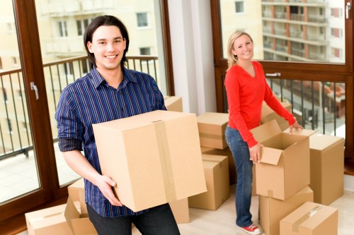 Local moving van in Edgware for furniture transport